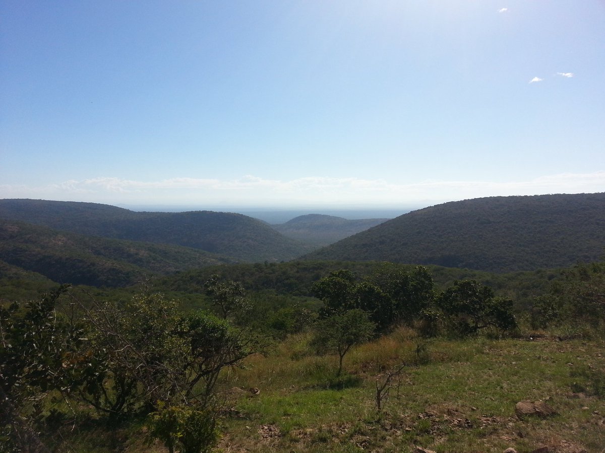 _theeterryfic's tweet photo. #MagnificentEarth such a beautiful landscape. lowveld escarpment of Swaziland. Perfect view from Magadzavane Lodge✌ https://t.co/Kzqzxou3bN
