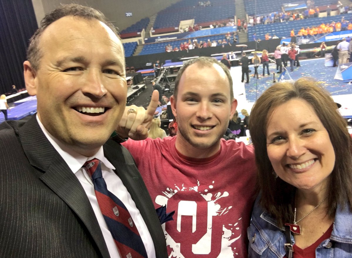 kdamp's tweet photo. Alright @TheFlipthrow13. #BestWife and I made it home before the rain. Hope you did too! #YouMadeItCount today. https://t.co/FbV4jdRJ2k