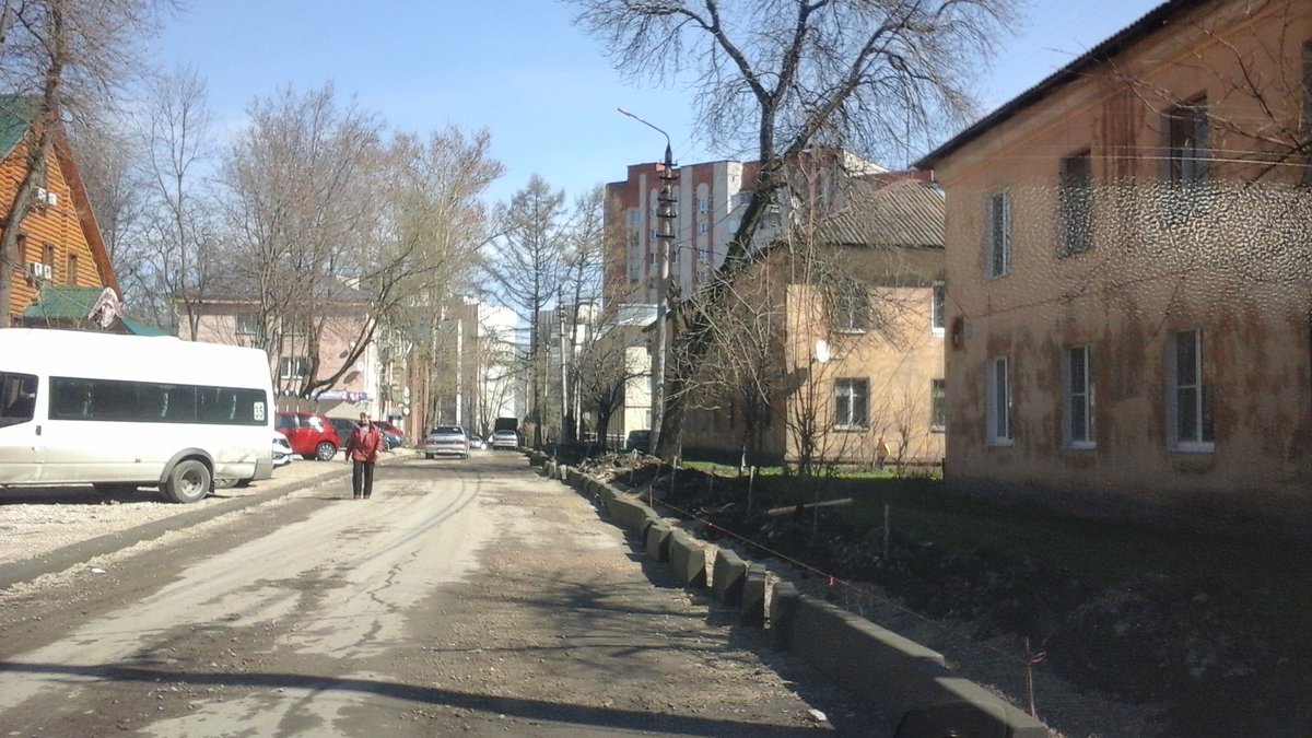 Ремонт ул.Демьянова, установка бортового камня