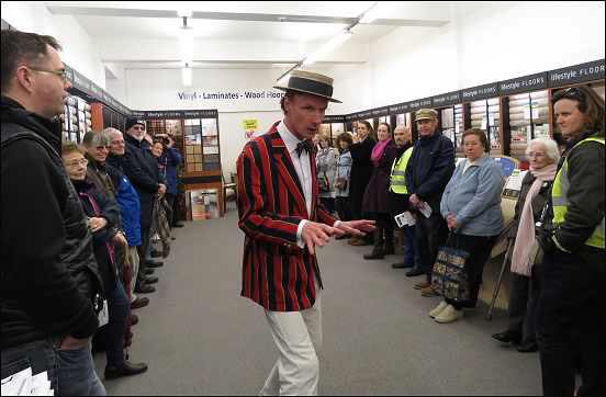 burnham_on_sea's tweet photo. PHOTOS: Day of theatre shows in shops draws extra visitors to Burnham-On-Sea - full review: https://t.co/wPllvSnLqw https://t.co/cLYpyYA2m9