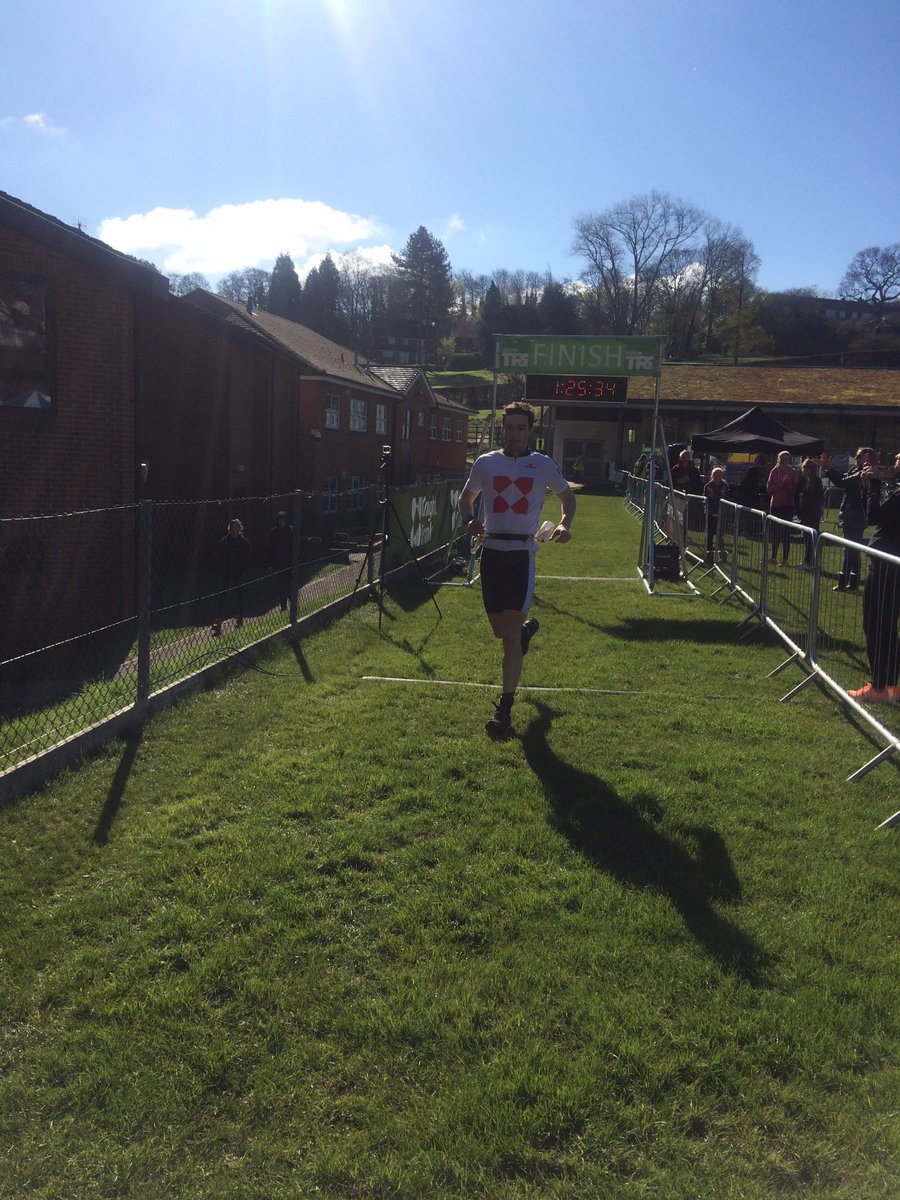 BerkhamstedTri's tweet photo. The second @KFBerkhamsted team member is over the line!! https://t.co/7tIaYUnWcm