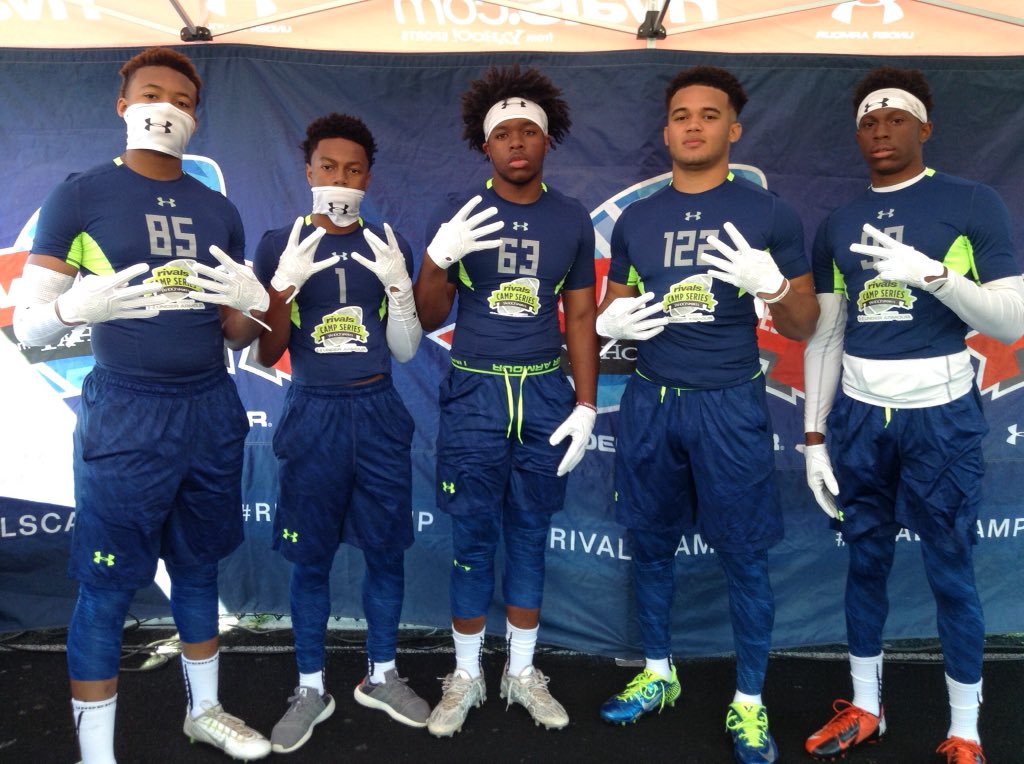 jalenfrazier_1's tweet photo. #rivlas eat up 😤🍴 https://t.co/zTk9LU7Dnm