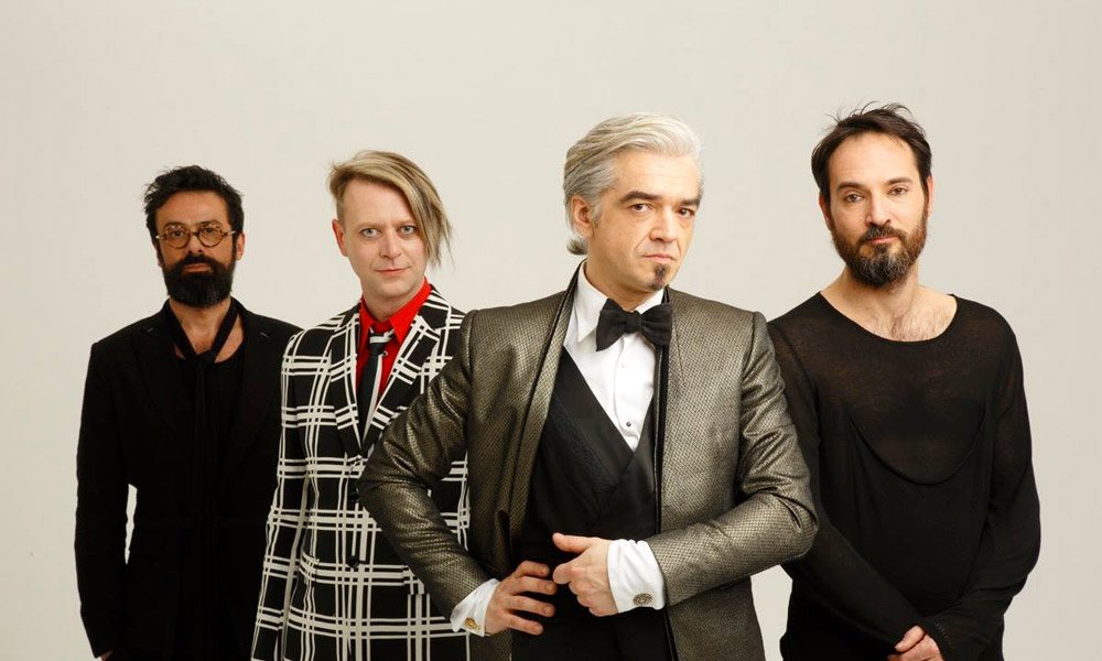 Buon compleanno a Livio Magnini (Milano, 17 aprile 1973): il chitarrista dei #Bluvertigo festeggia oggi 43 anni