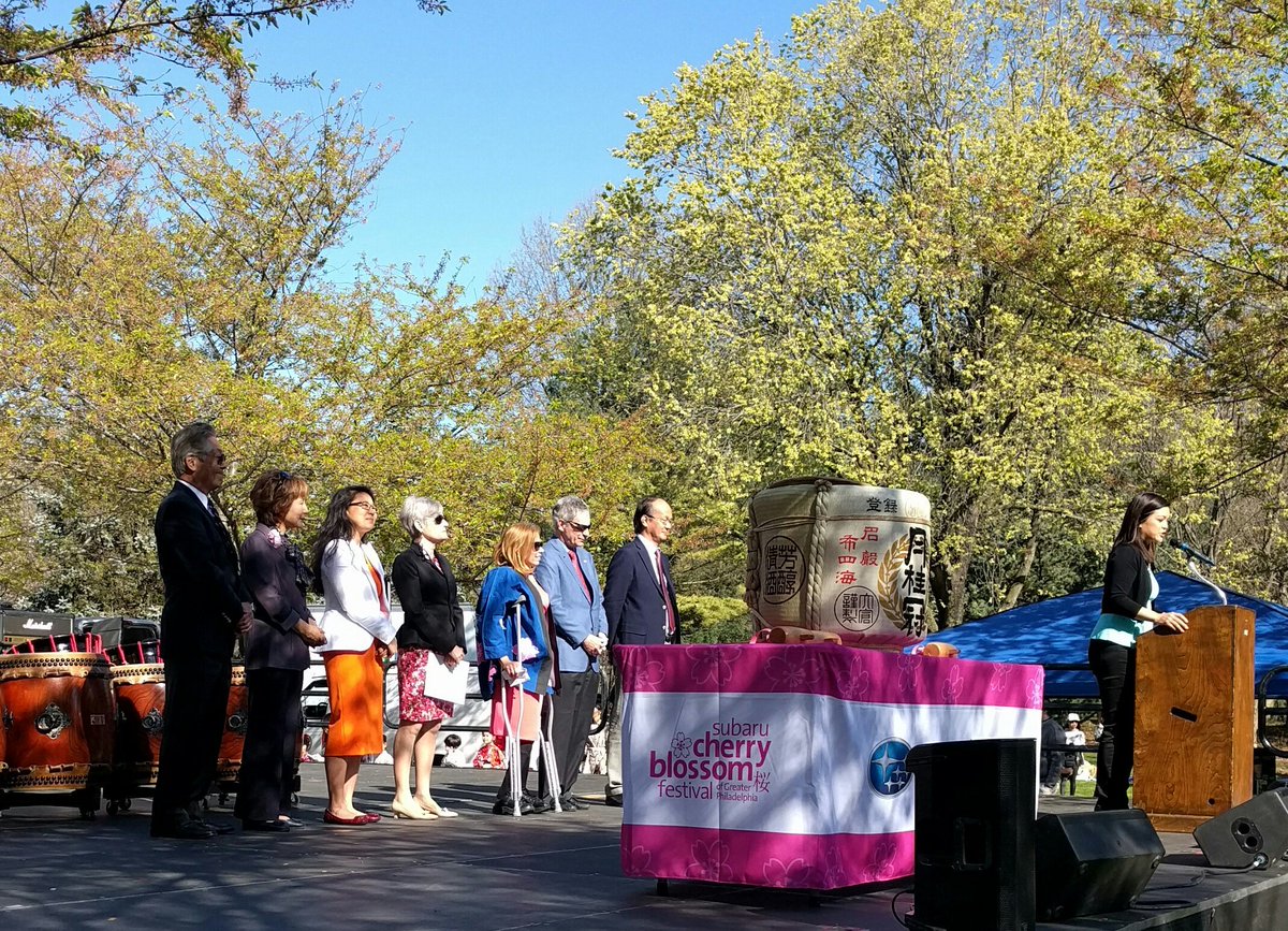 Shofuso's tweet photo. #sakurasunday opening ceremony starting now! #scbf16 @phillysakura @abanajacobs @PhilaParkandRec @myphillypark https://t.co/MhjY5NXiG3