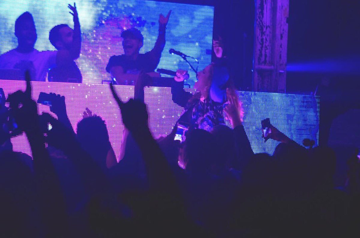 VisionFactoryUK's tweet image. Snap of last weeks London show - with @DisciplesLDN and @KatyB performing how deep is your love. #ntrp #grandma