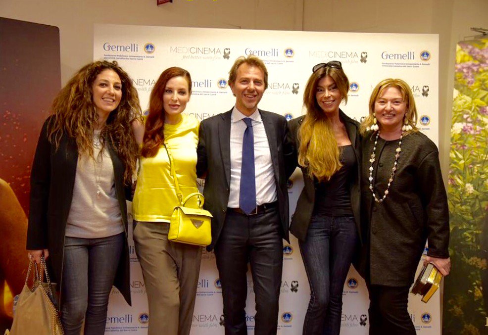MyriamFecchi's tweet photo. Apertura del cinema Per L'Ospedale AGOSTINO Gemelli👏👏👏👏 https://t.co/cg1tRxO309