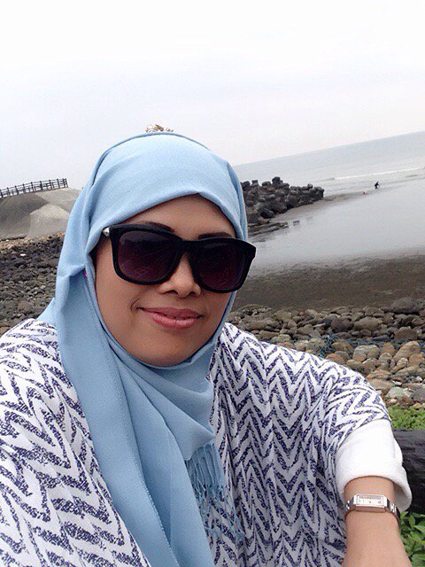 KARIEN146's tweet photo. Happy week ends di tepi pantai zhube  sinchu shien taiwan ROC https://t.co/0wMm4GqnUq