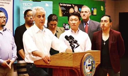 jeffmitchell217's tweet image. #Sprint4Chi donates $250,000 to #ConnectChicago to close technology gaps with @smartChicago and @Chicagosmayor!