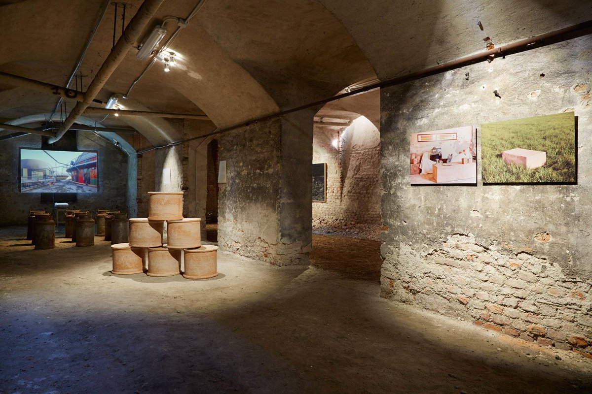 DomusWeb's tweet photo. Il #MuseodellaMerda di #LucaCipelletti vince il @midesignaward #ShitEvolution #MDW2016
https://t.co/qYQ4ECGd4Y https://t.co/LL4TCrhUBE