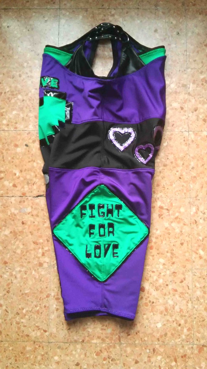 DomizianaRoy's tweet photo. New gear for #KirstyLove!!! #HybridPromotions #WrestlingGears #girl #DomizianaRoy #BestInItaly #wrestling #Scotland https://t.co/rFhCqjQWfP