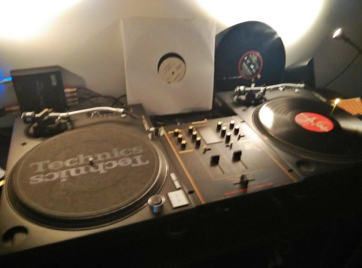 TravisDeejay's tweet photo. #Technics #1200mk5 #ex1200 https://t.co/HwkQDwMUBi