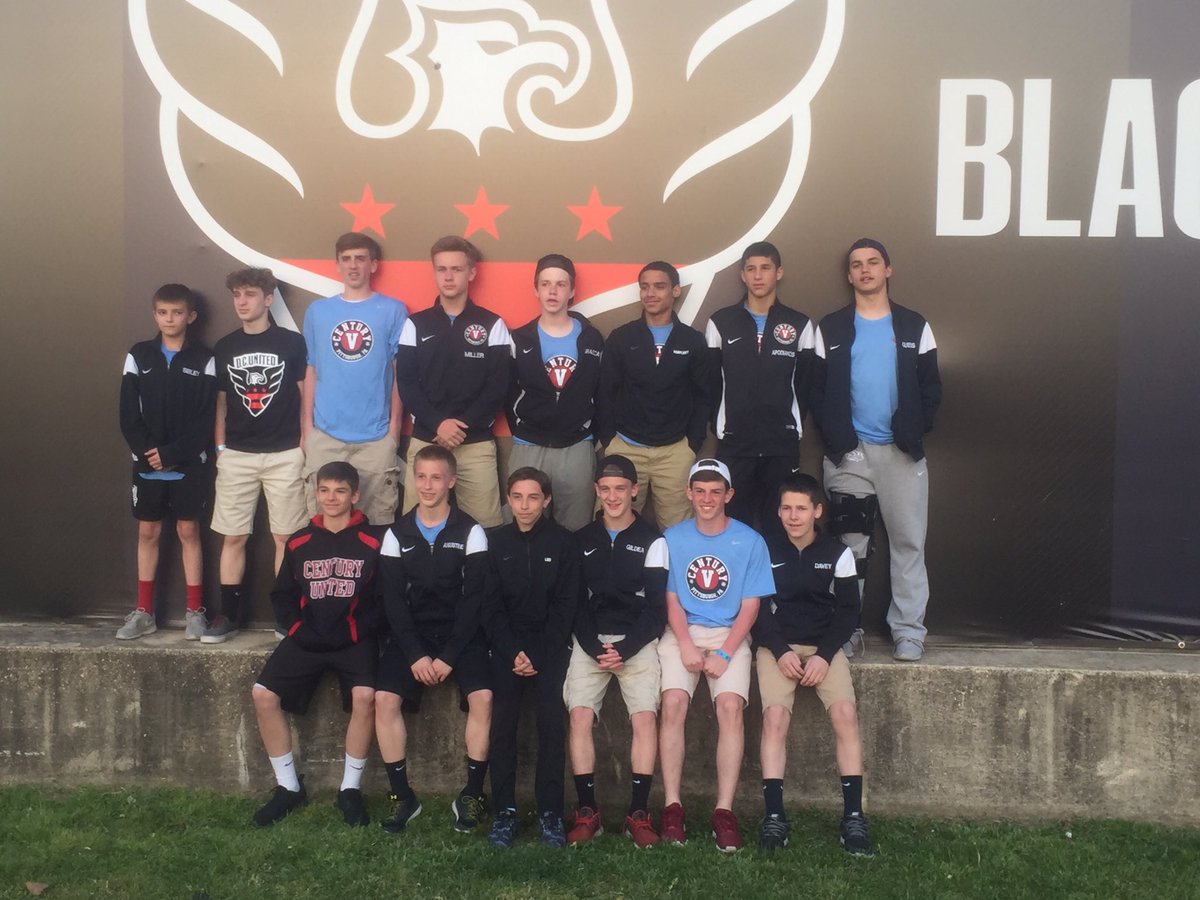 LarryFingers's tweet photo. @CenturyV_FC Boys14s on the field working pregame at the DC United game. Looking fwd to friendly today! #whataspring https://t.co/8L9i8XPZsB
