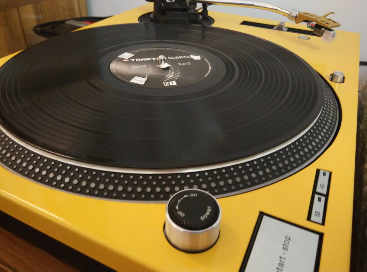 TravisDeejay's tweet photo. #yellow #technics https://t.co/IWtcSvwUom