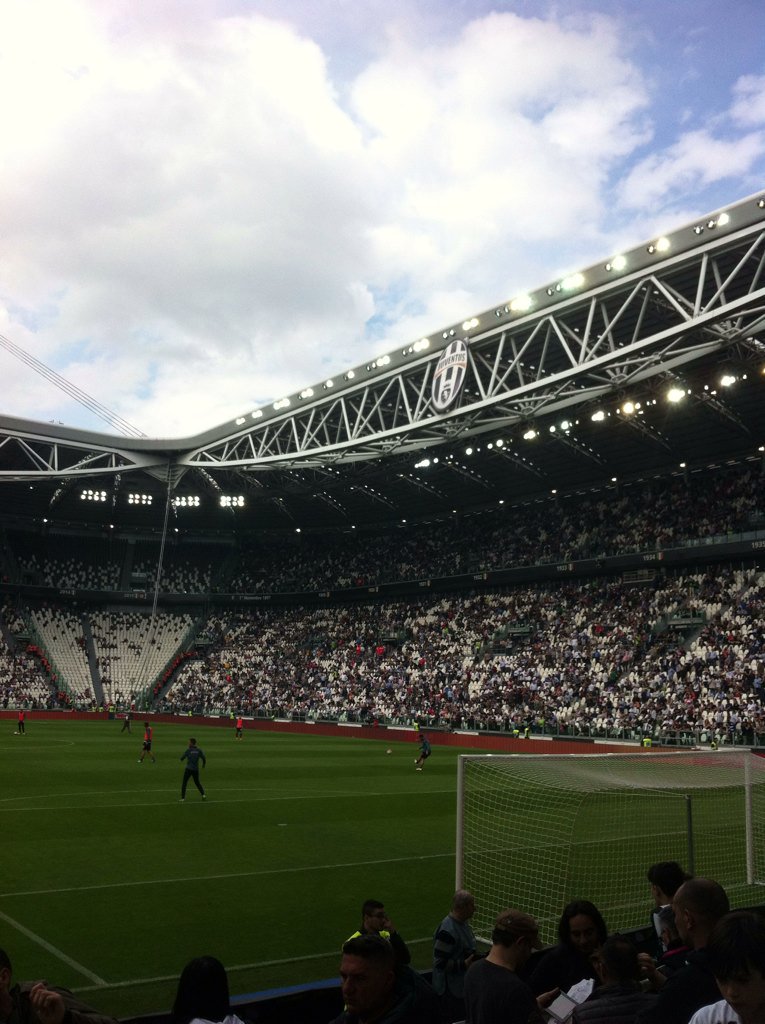 MrFranck73's tweet photo. Da qua è sembrato brutto, per un po' è sceso il gelo. #CM8 #marchisio #JuvePalermo #gate121 #FinoAllaFine https://t.co/JomlnjSYSU