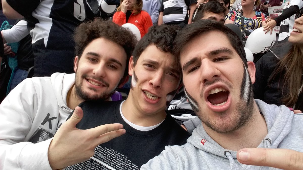 Carlospoxo's tweet photo. Enhorabuena #Chami #Salvador y sobre todo @GonzalooOL
Disfrutando de la final con @Vity_Moren y @javi_montejo https://t.co/MtBRETwITK
