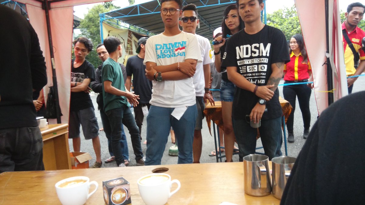 Battle #3 Jogja Coffee Festival
Latte Art SMACKDOWN

#jogjacoffeefest