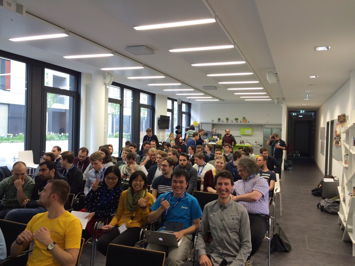 hackerstolz's tweet photo. #hacktotheroots pitches starting!! https://t.co/i0K6KvYv2B