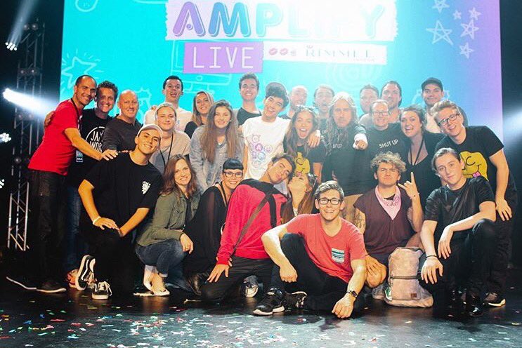 thisisamplify's tweet photo. 💙 The #AmplifyLIVE team &amp; crew 💜 https://t.co/fkVVt547TW