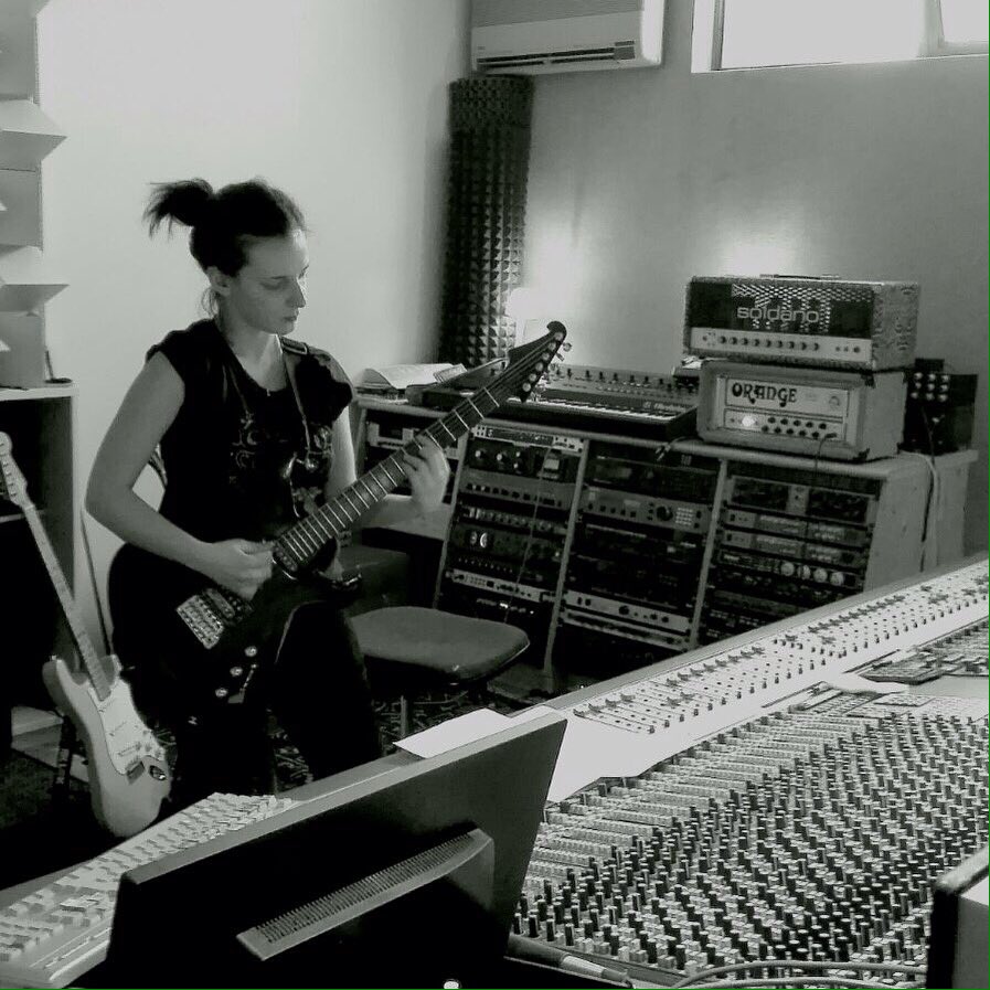 Guitar Session 1st Act !! 
#theshiverband #newalbum 
<a href="/BodeMusicGear/">Bode Music Gear</a> <a href="/DaddarioandCo/">D'Addario</a> <a href="/musicdistrib/">Music Distribucion</a>