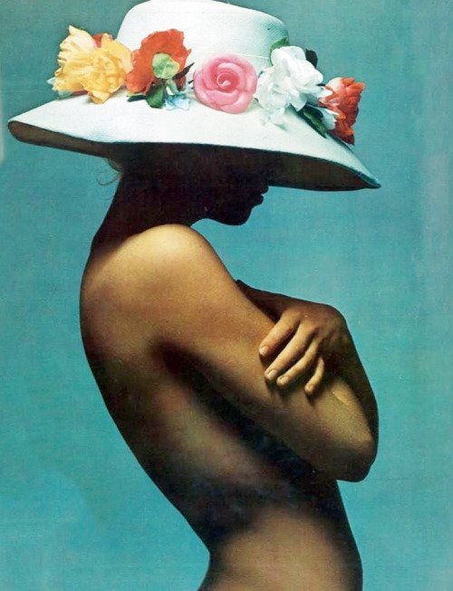 JeffMKent's tweet photo. Talitha Getty by Gerard Marthinet for Vogue Paris, April 1970. https://t.co/l6yjrbgvHc