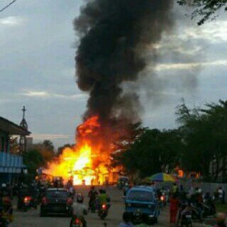 Berita diterima skj 18.30 minggu,17 april 2016  Kebakaran #TKP terminal mambuun tanjung tabalong