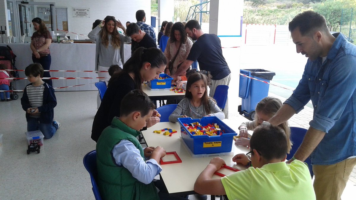 CEchamendi's tweet photo. Comenzamos la Fiesta de la Primavera!!!!!
Y que mejor forma de empezar con un taller de Robótica. 
Gracias Stemxion https://t.co/xQcM483Q5S