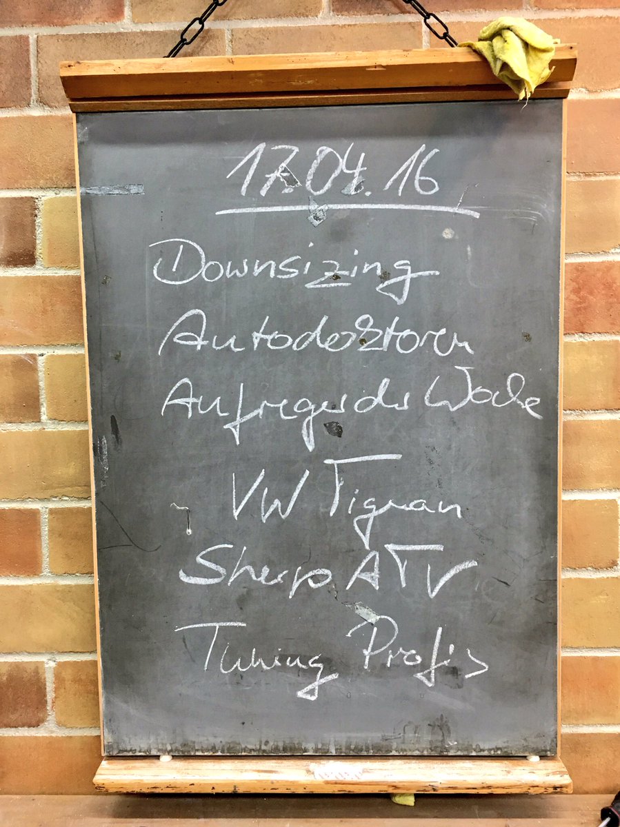 Heute u.a. bei #automobil: Mustang oder Mondeo, Hauptsache Italien. Sowas in der Art. Um 17 Uhr. Nur <a href="/VOXde/">VOX</a>.