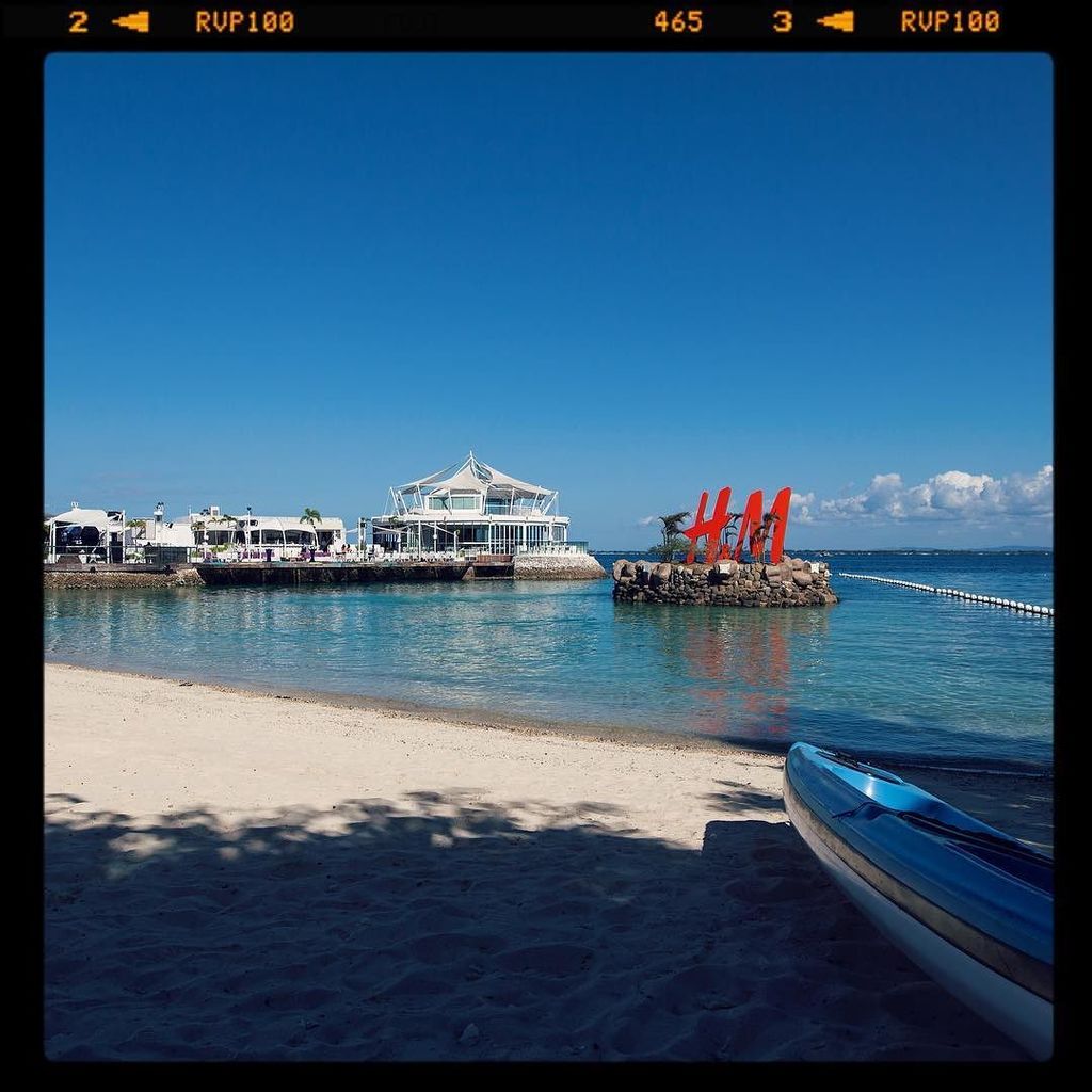 iSTORYAnet's tweet photo. Come and beat the summer heat at @movenpickcebu #hmisland  #hmxmovenpickcebu #hmxmovenpick #iSTORYAdotNET @mrsbeor https://t.co/r3PXKZVvfW