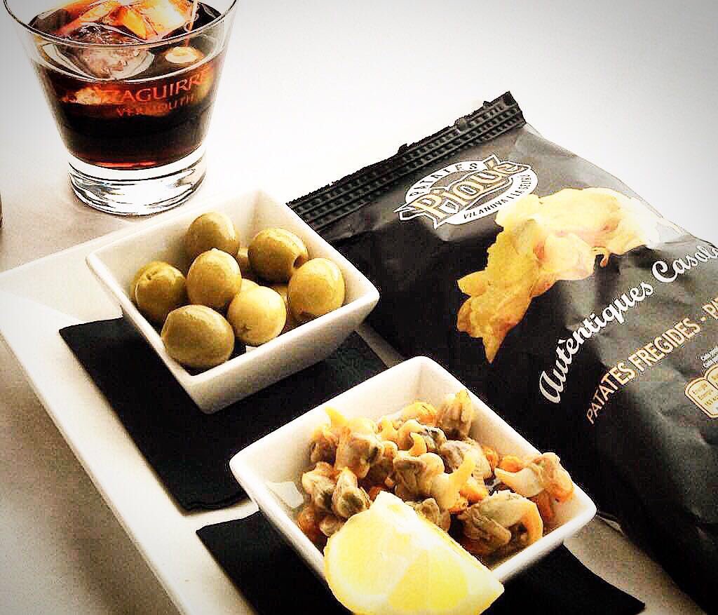 Xampustg's tweet photo. El millor pla del Diumenge al matí #sitges #bermut #gastronomia https://t.co/ZJoia0DFtw