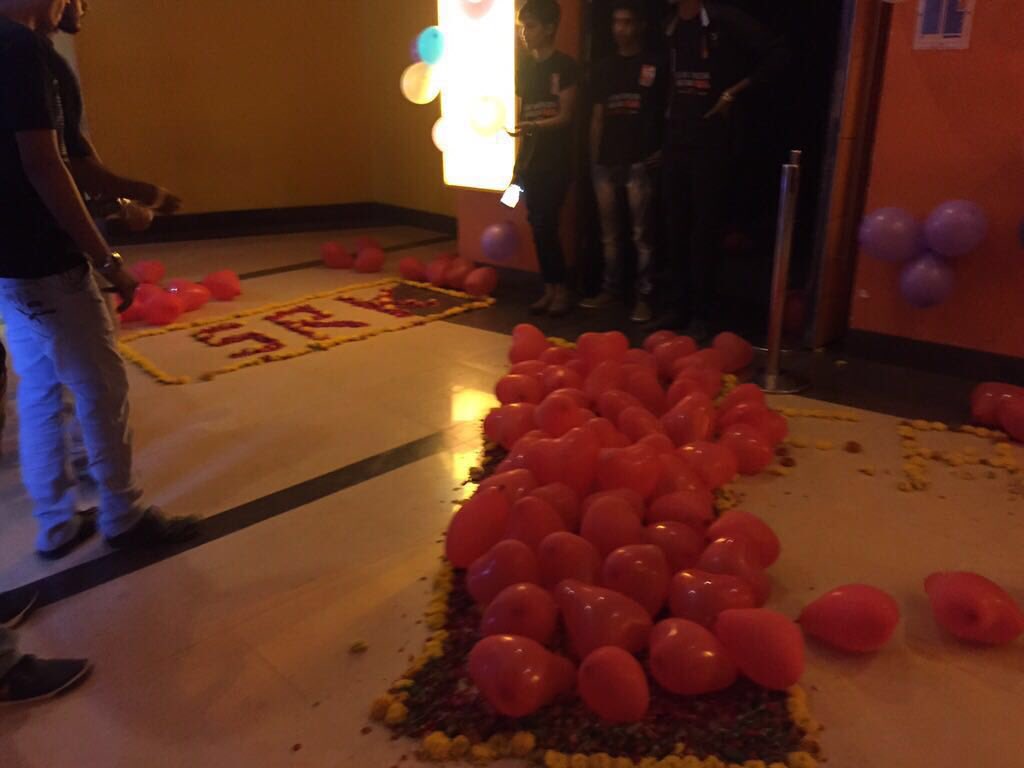SRKCHENNAIFC's tweet photo. #FANFDFS Celebrations in #Nanded City...
@iamsrk @yrf @FanTheFilm https://t.co/90lIhpfySP