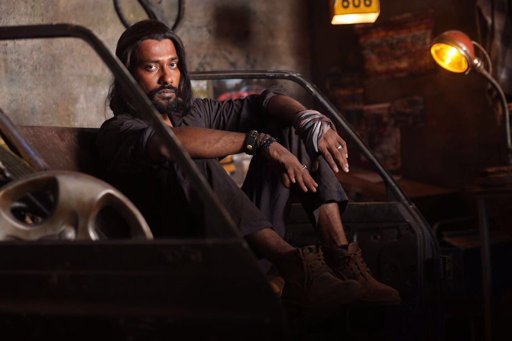 BOCIndia's tweet photo. Checkout the bizarre look of dancing star Dharmesh (@dthevirus31) from #Banjo. https://t.co/ckwJGPwang