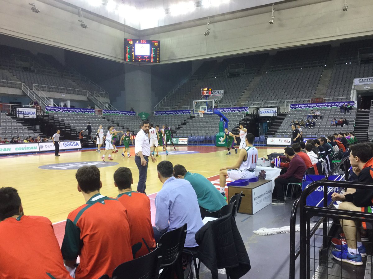 FAB_Andaluza's tweet photo. #CADEBA2016JM min.5 @unicajaCB 51 @cdbsevilla 44 https://t.co/JndyfzQ9An