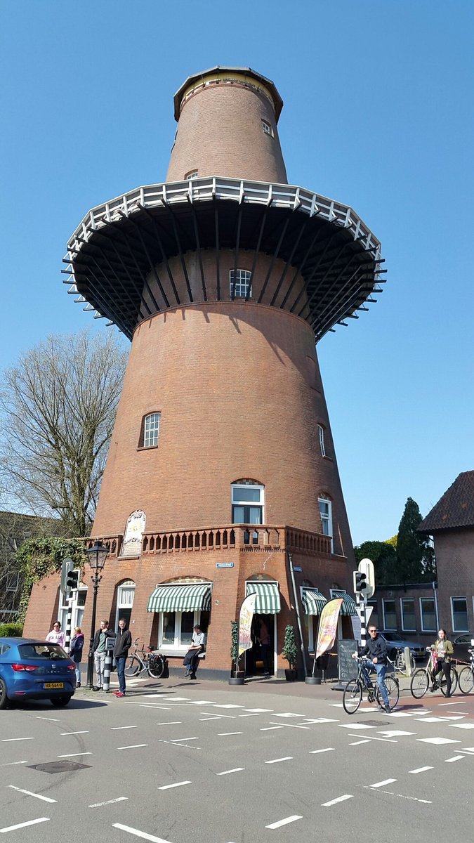 WB_Noordoost's tweet photo. Kap molen Rijn en Zon wordt dinsdag 19 april teruggeplaatst, zie  https://t.co/XdiHu5rINL https://t.co/KSXOVGZ4bg
