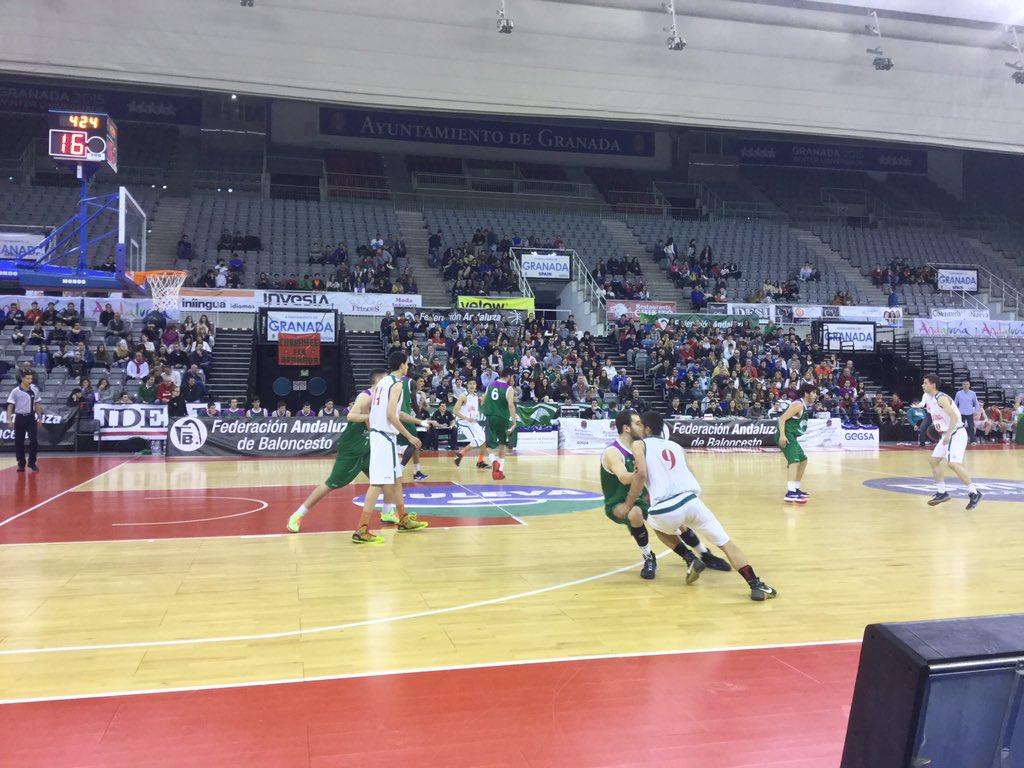 FAB_Andaluza's tweet photo. #CADEBA2016JM @unicajaCB 64 @cdbsevilla 53 final del tercer periodo https://t.co/NjjJqNH8kO