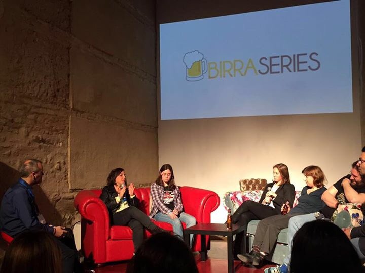 birraseriesLCN's tweet photo. Pedazo de #BirraSeries para cerrar ayer el @crossoverTVL @TVConchi @cjnavas @Antonianj @isahergo_ @saiherrero https://t.co/Hh4lxKe1Kx