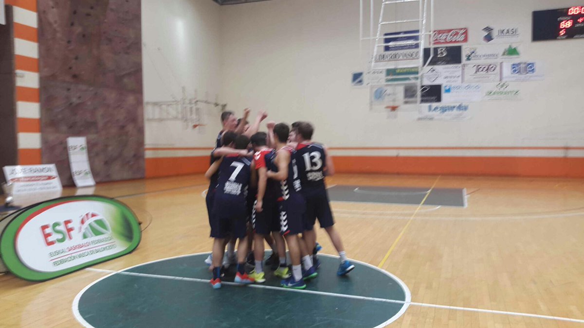 Baskonia's tweet photo. ¡Final #Final4Junior! F5+11 Baskonia... ¡Campeones de Euskadi! Los azulgranas vencen 68-58 a @easo_sbt. Zorionak! https://t.co/5FFzcf2tHn