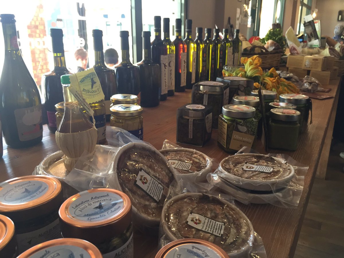 piuturismo's tweet photo. Arrivati #daZero inizia la degustazione di prodotti locali #cominciadalcampo #cominciadazero https://t.co/TzxGPmddqI