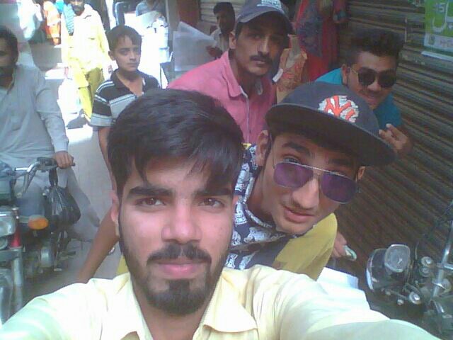 AapKiRaay's tweet photo. #PSP workers in Hyderabad distributing handbills and poster campaign @SyedMKamal71 @mrazaharoon @iffi122 https://t.co/ha1DrRsqvB