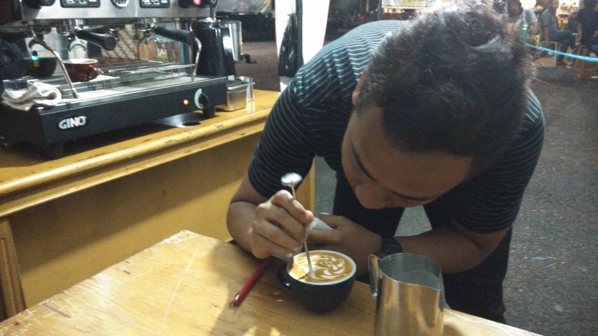 Judge <a href="/VikiRahardja/">Viki Rahardja</a> lg bikin apa yaa???