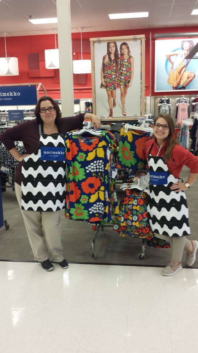 SCvach's tweet photo. Loving these prints!  #marimekko #g499vmstyle @GinaMogollon @jonpaterniti @etlLauren  @ColonJosian https://t.co/wKmXd3KPda