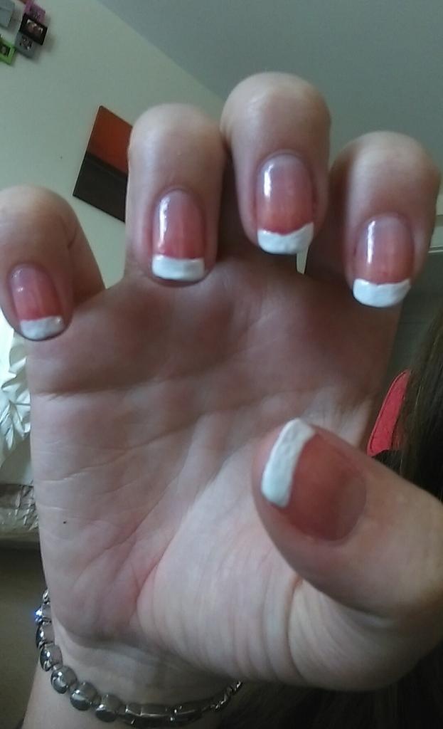 CountryCoastalR's tweet image. #quicknails #french #natural.  #notipsneeded #firstattempt