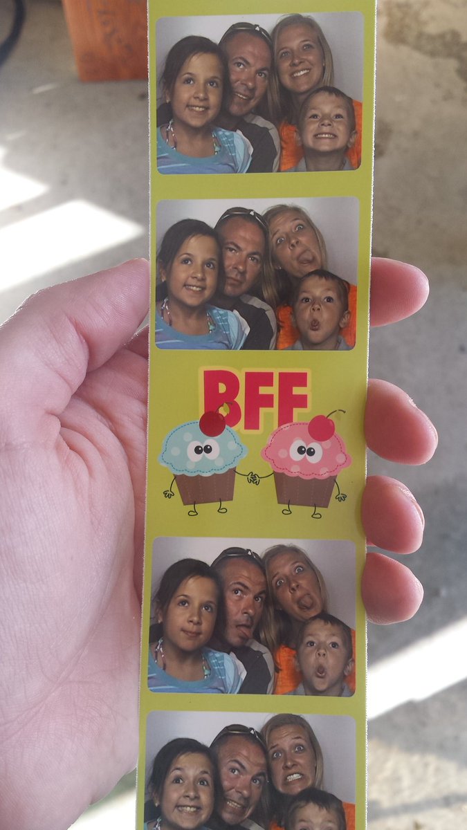 BritneyNorth11's tweet photo. Found this the other day! Miss those days when my babies were little!! #family #bonus #vacation https://t.co/QrcFiNoZGb