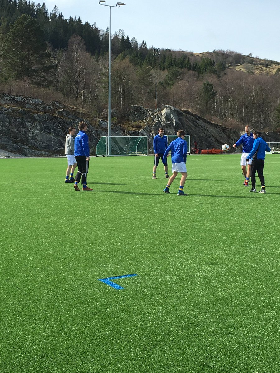 Blystakk's tweet photo. Klar til kamp! #skviggo #breddefotball #heiafotball https://t.co/JOdymgFySO