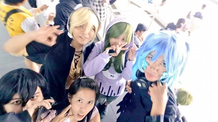 Xx_Shiro_69's tweet photo. well, here are some of my pictures with my friends ealier at #OzineFest2016 #MekakucityActors #Cosgroup https://t.co/mo7yY4FKgT