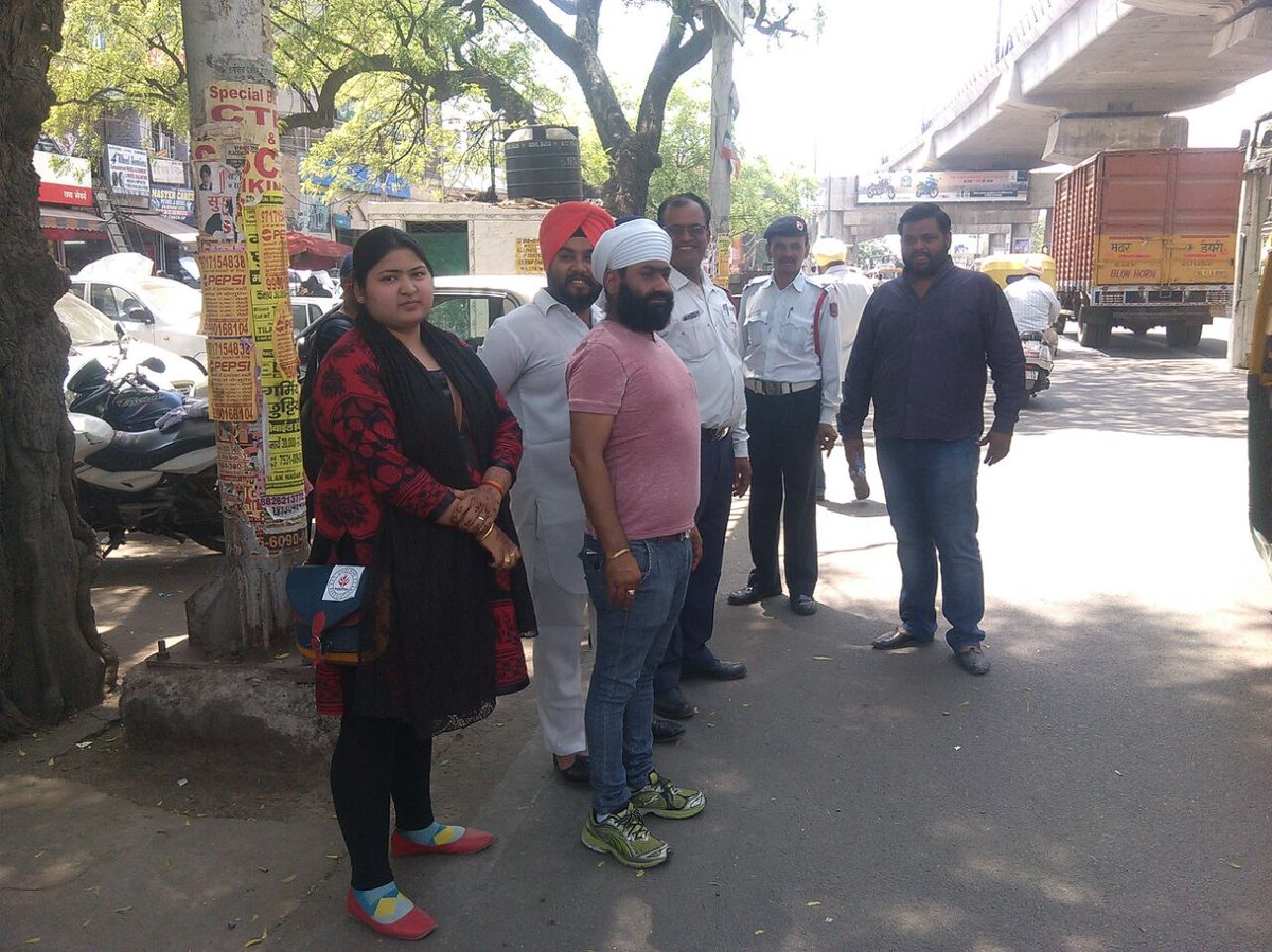 simrannkhushi's tweet photo. तिलक नगर विधानसभा के कार्यकर्त्ता #OddEven  क़ी सफलता के लिए उतरे सड़कों पर
@ArvindKejriwal @SanjayAzadSln https://t.co/ujHTi6CHvK