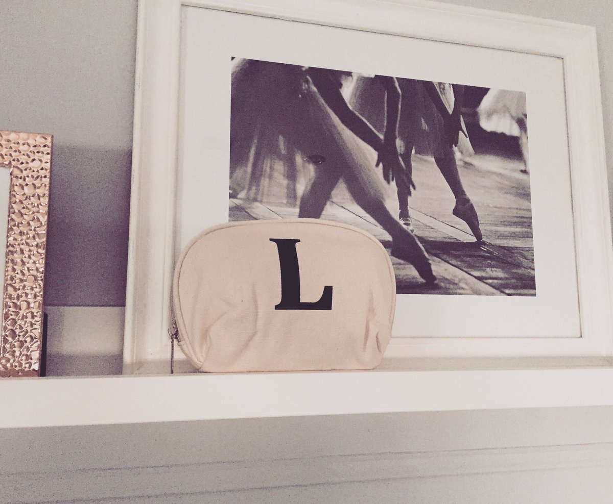 MimiandWeesse's tweet image. Found this lil' beaut! 💋💄 @homebargains Love a BARGAIN find! #muchcheapness