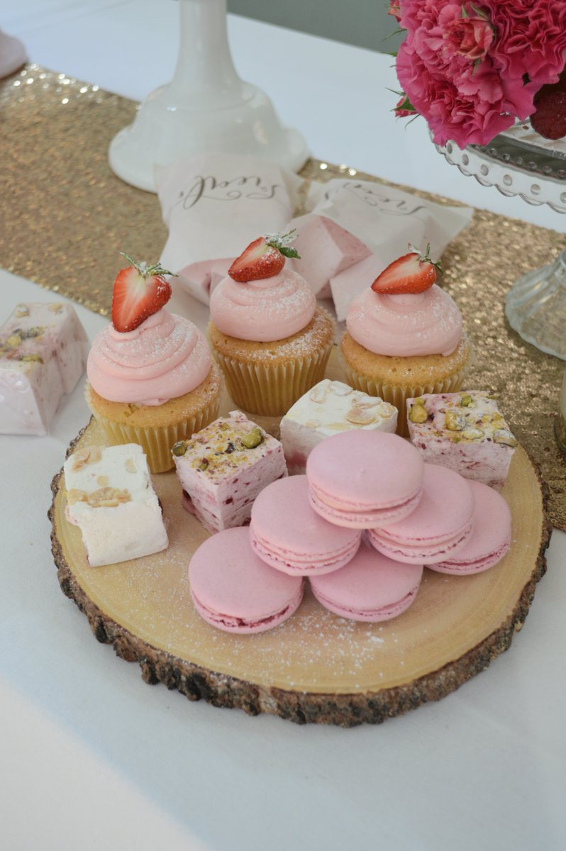 PrettyFancyCake's tweet image. We were at the beautiful @alrewashayes today for their Spring Wedding fair, a few pics of our stand #wedding