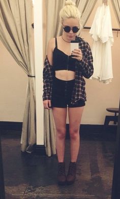 xogamesxo's tweet photo. choose one Bea Miller mirror selfie https://t.co/ngZs13jfAz