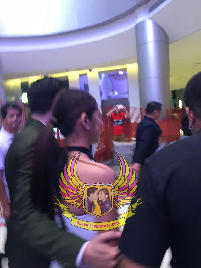 P0EMS_P0RN's tweet photo. BOE Awards update c/o our admin from.@aldub_loversLAG 

#ALDUB47thBOEAwards https://t.co/9DSgX2tiG7