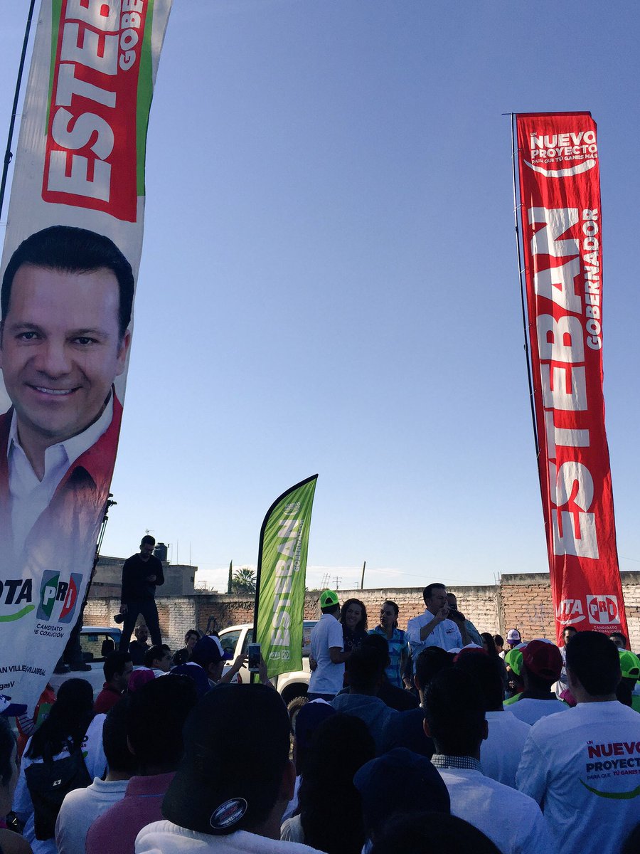 RedChavosMDgo's tweet photo. Yo con @EVillegasV #MeLoPegoPorDurango 💪🏻💪🏻#NuevoProyecto #YaEsHora https://t.co/0Kz26nxUIT